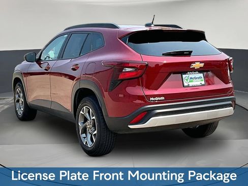 Used 2025 Chevrolet Trax LT FWD image 5
