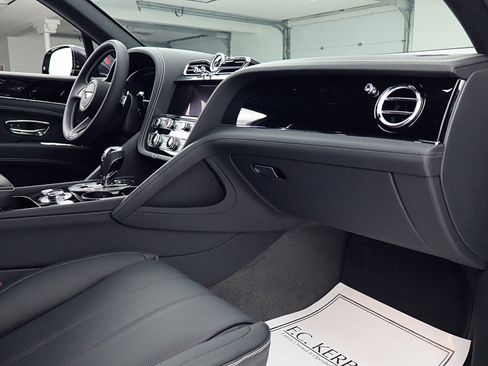 New 2025 Bentley Bentayga image 46