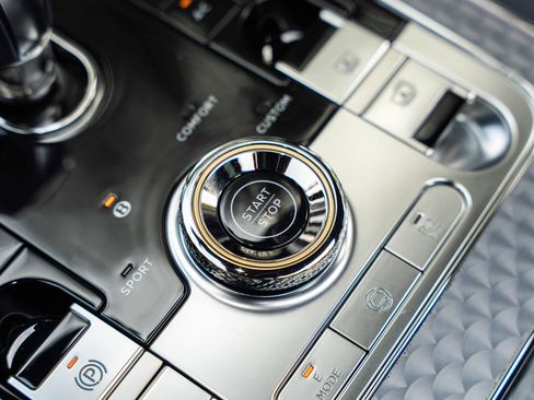 Certified 2026 Bentley Flying Spur Plug-In Hybrid AWD/4WD image 32