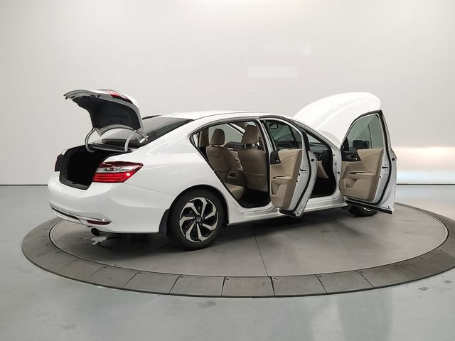 Used 2017 Honda Accord EX-L image 16