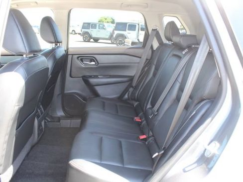 Used 2022 Nissan Rogue SL FWD image 33