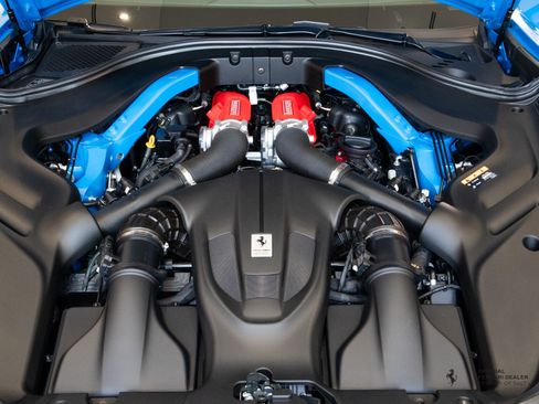 Used 2024 Ferrari Roma Spider RWD image 10
