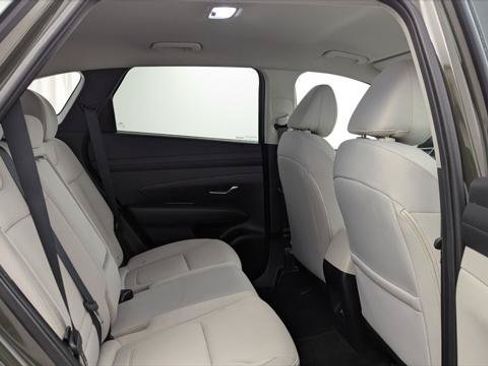 Used 2025 Hyundai Tucson SE FWD image 19