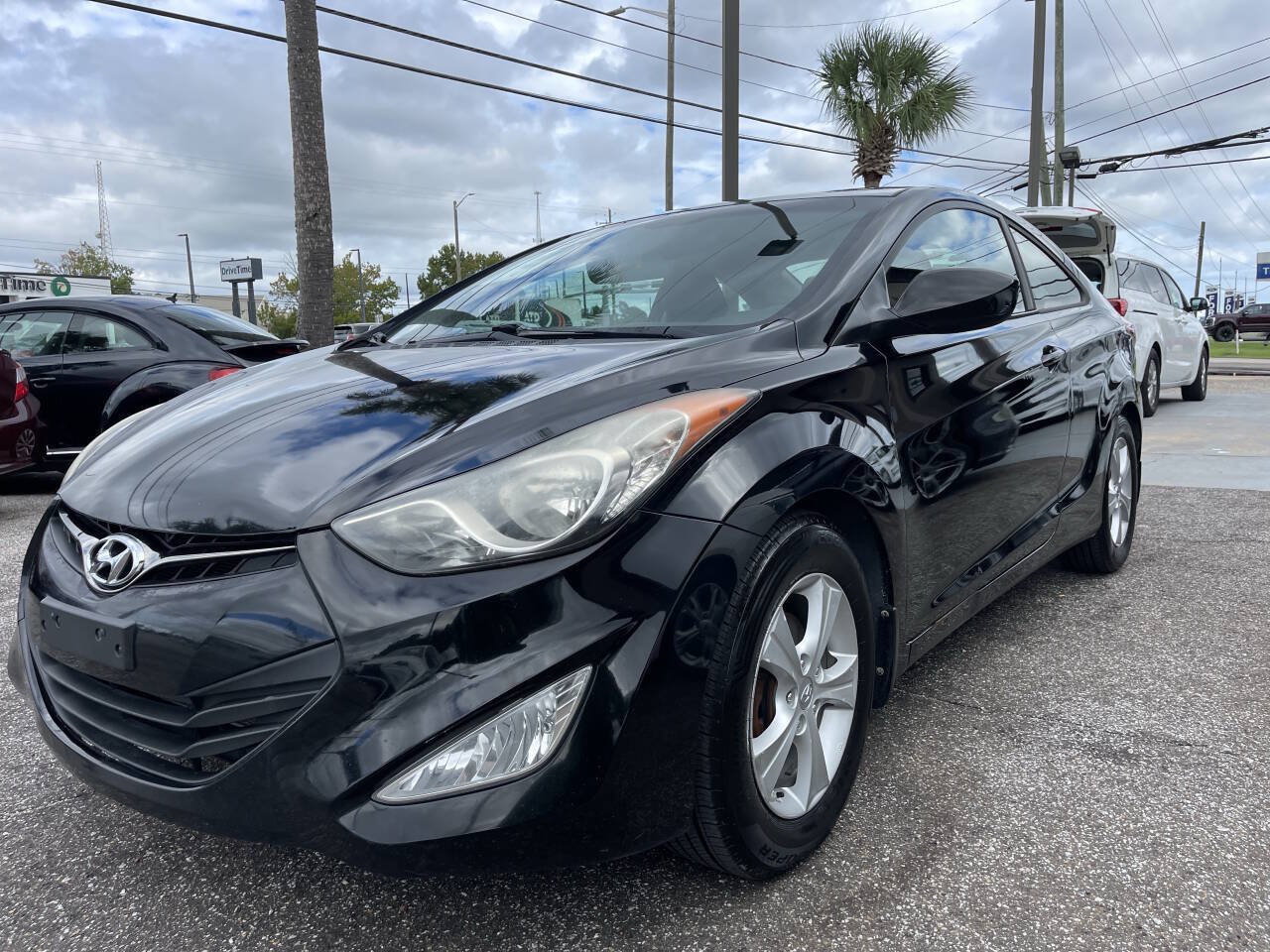 Used 2013 Hyundai Elantra FWD image 1