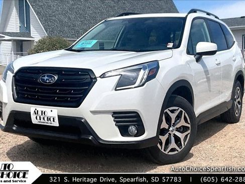 Used 2023 Subaru Forester Premium AWD/4WD image 1