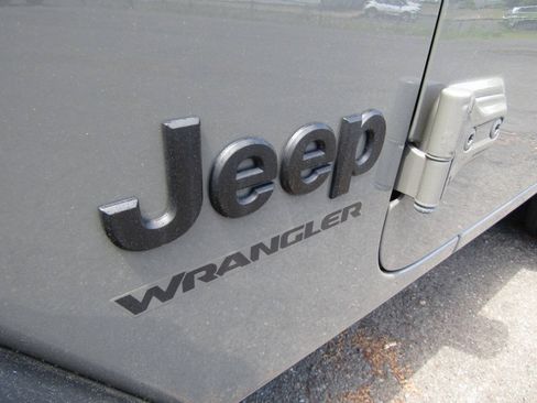 Used 2023 Jeep Wrangler Sport AWD/4WD image 25