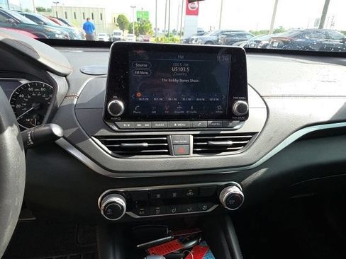 Used 2022 Nissan Altima 2.5 SR FWD image 18