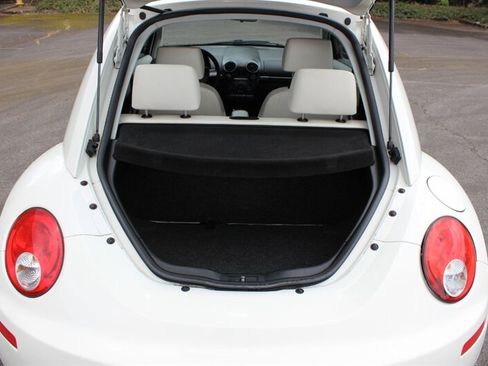Used 2008 Volkswagen Beetle Triple White Edition FWD image 13