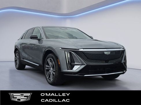 New 2026 Cadillac Lyriq Luxury w/ LPO, Floor Liner Package image 7