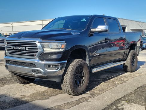 Used 2023 RAM 1500 Laramie AWD/4WD image 3