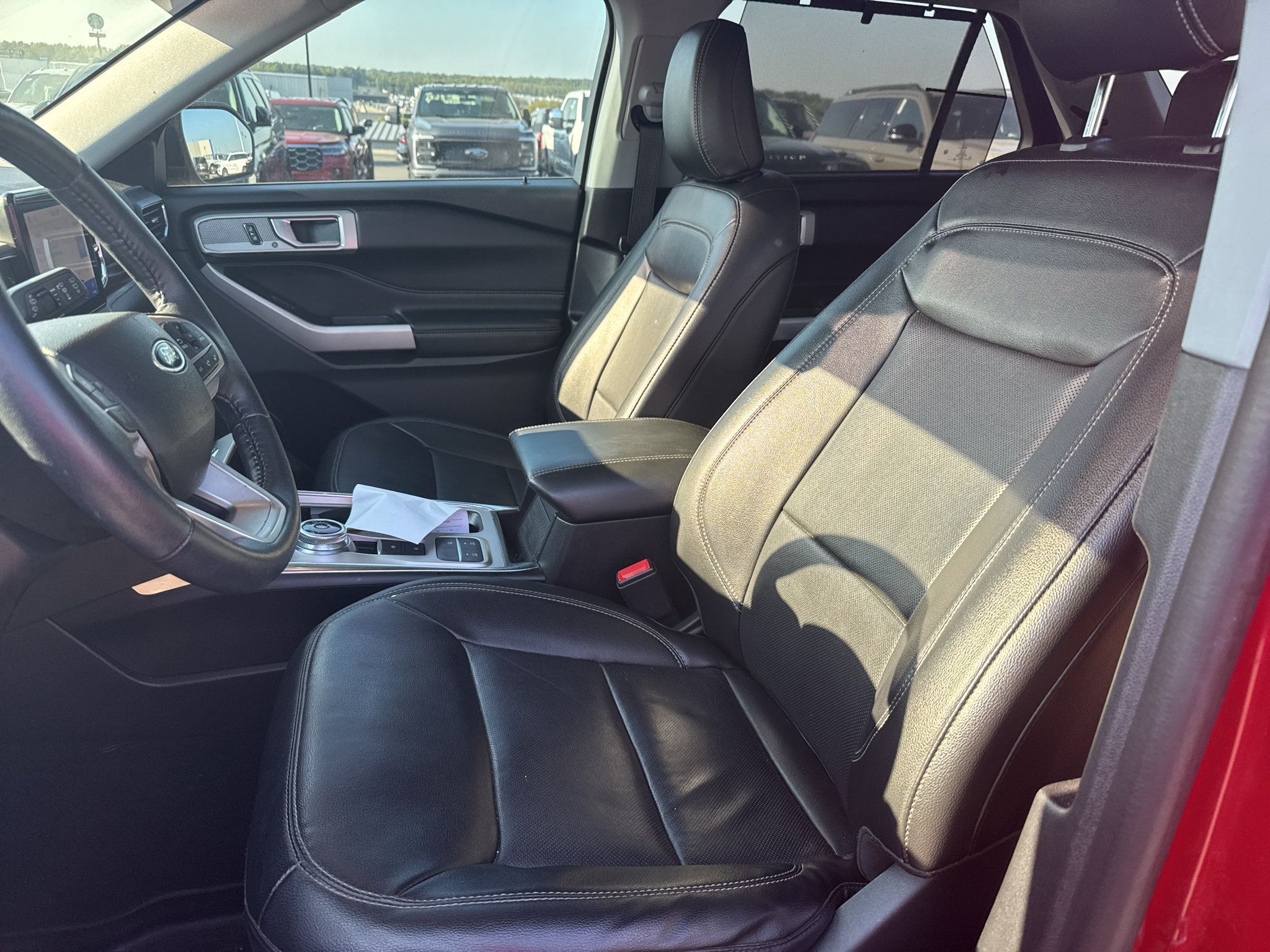 Used 2022 Ford Explorer Limited w/ Equipment Group 301A RWD image 13