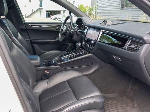 Used 2022 Porsche Macan S AWD/4WD image 11
