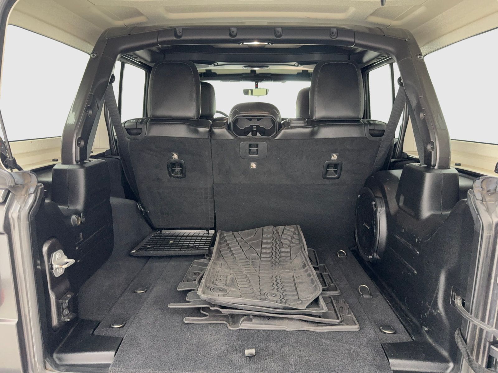 Used 2018 Jeep Wrangler Unlimited Sahara AWD/4WD image 44