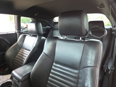 Used 2010 Dodge Challenger R/T image 14