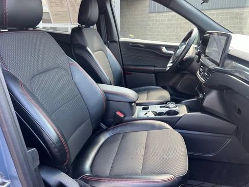 Used 2024 Ford Escape ST-Line w/ Tech Pack #1 AWD/4WD image 11