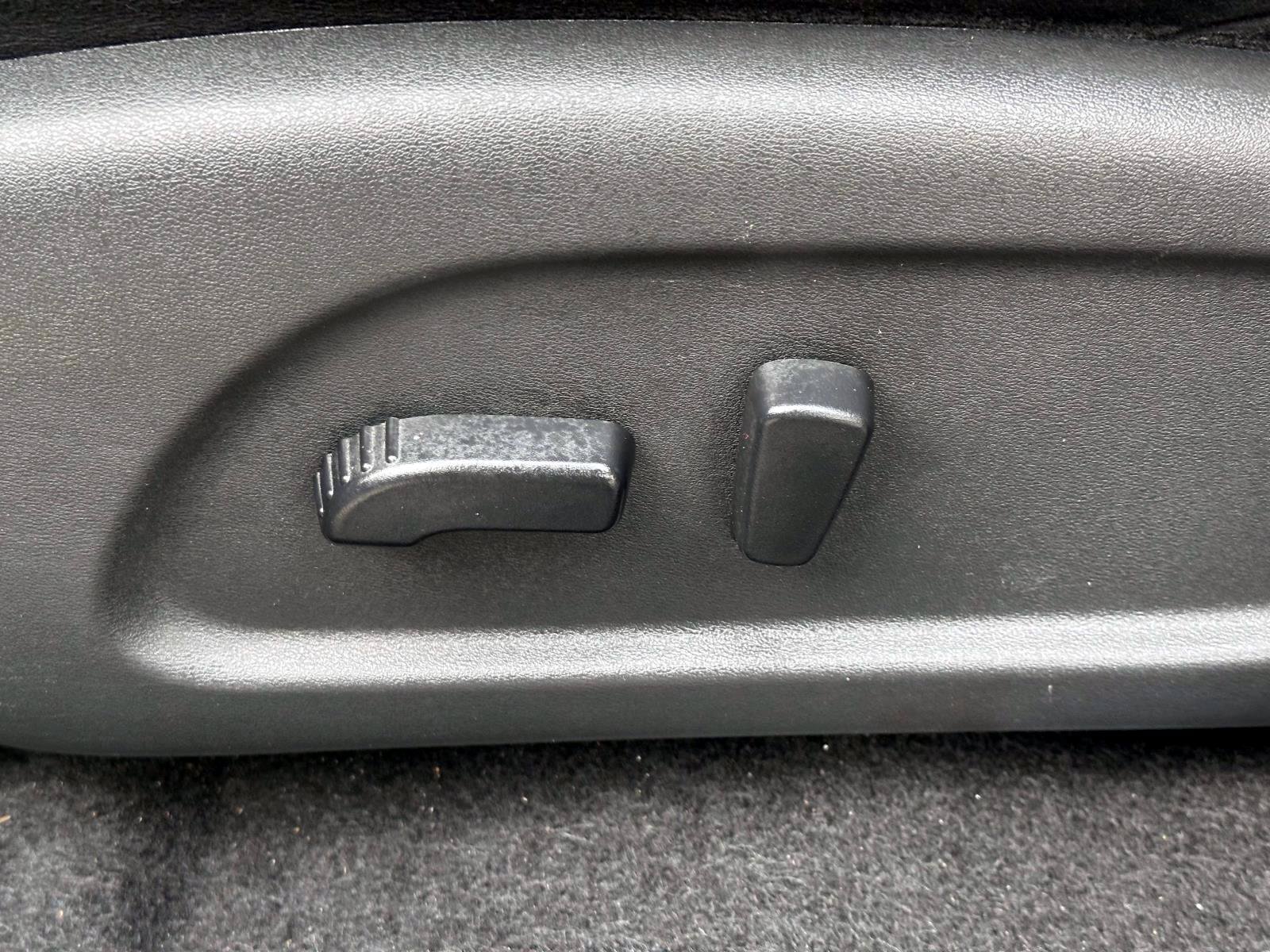 Used 2015 Nissan Pathfinder SV w/ Cargo Package FWD image 19