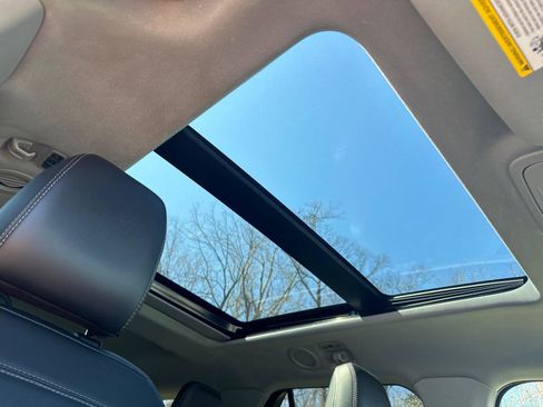 Used 2023 Ford Explorer XLT w/ Equipment Group 202A image 10