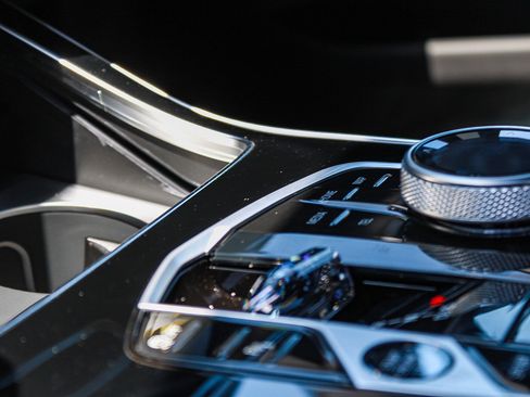 New 2027 BMW X7 M60i AWD/4WD image 21