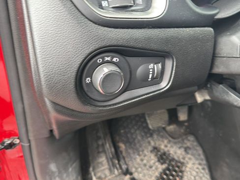 Used 2023 Jeep Renegade Latitude image 13