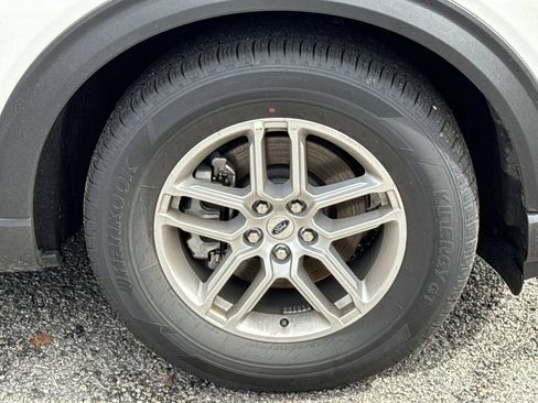 New 2026 Ford Explorer Active RWD image 13