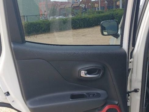 Used 2017 Jeep Renegade Trailhawk w/ Popular Equipment Group image 51