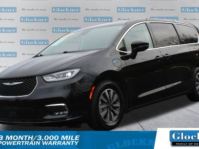 Used 2023 Chrysler Pacifica Touring-L