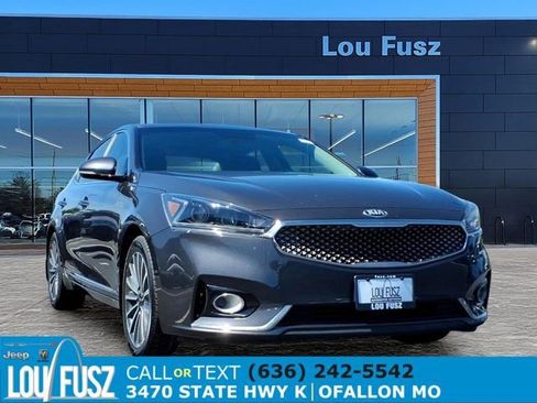 Used 2018 Kia Cadenza Premium w/ Paint Protection Package FWD image 1