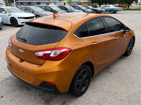 Used 2017 Chevrolet Cruze LT w/ Sun And Sound Package image 6