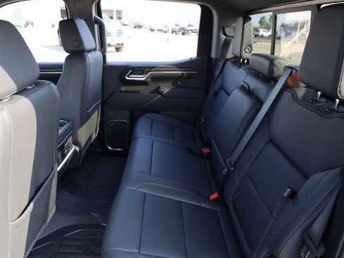 New 2026 GMC Sierra 1500 SLT image 13