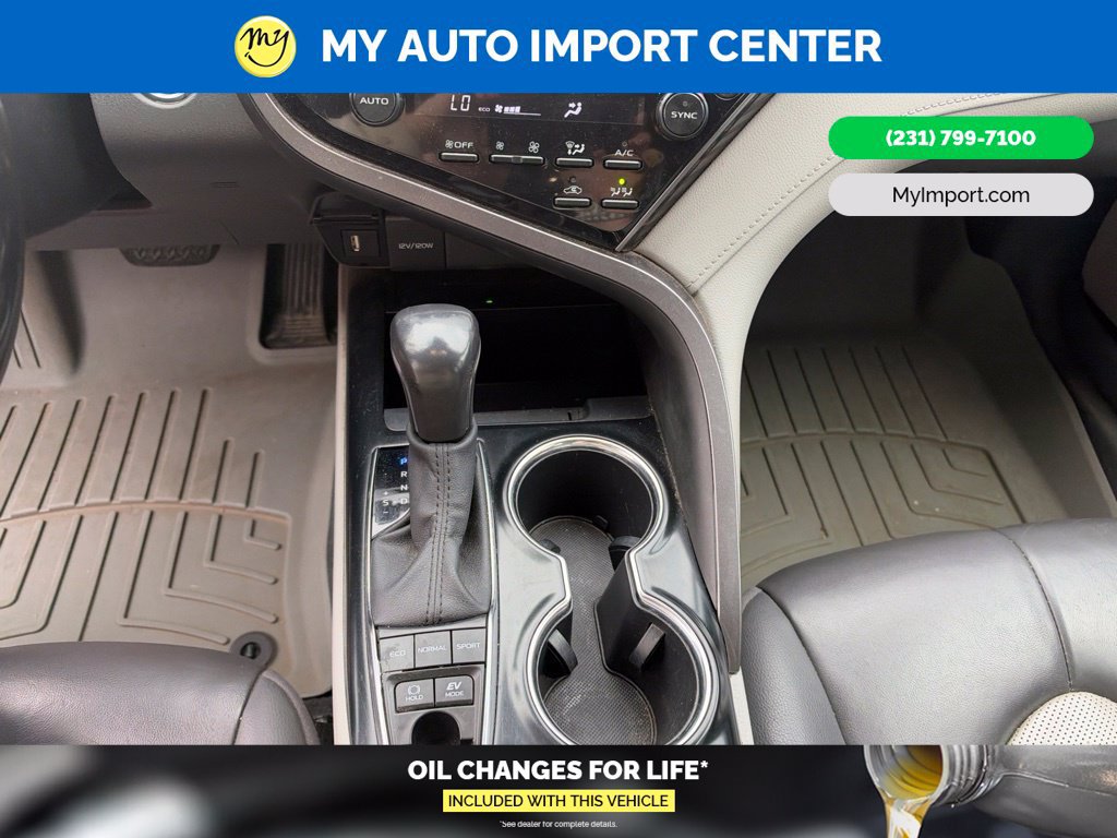 Used 2020 Toyota Camry XLE w/ Sunroof Package FWD image 20