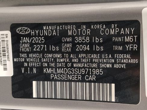 Used 2025 Hyundai Elantra Sport FWD image 33