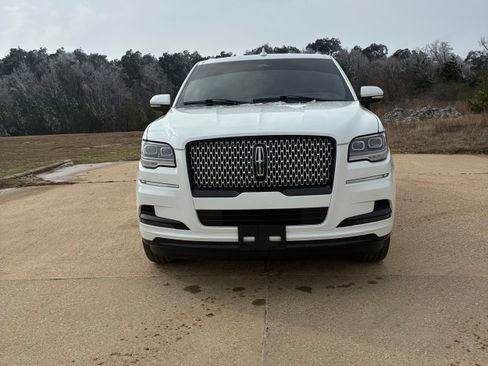 Used 2023 Lincoln Navigator L Reserve image 2