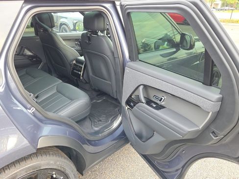 New 2025 Land Rover Range Rover Sport SE image 17