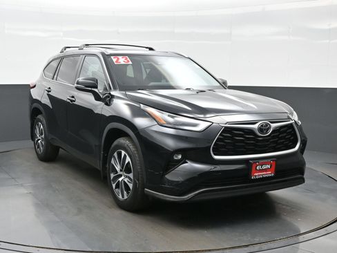 Used 2023 Toyota Highlander XLE AWD/4WD image 8