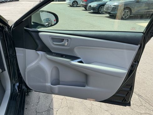 Used 2017 Toyota Camry XLE w/ Moonroof Package image 35