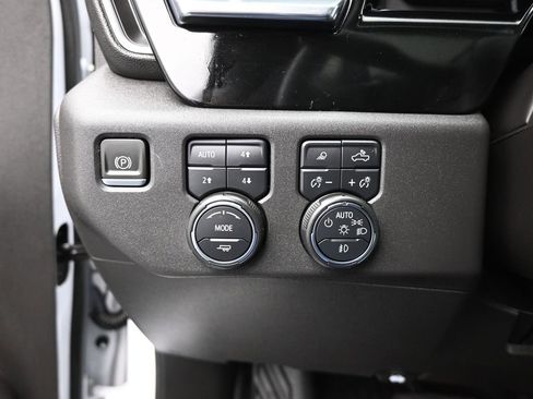 Used 2024 Chevrolet Silverado 1500 LT Trail Boss w/ LT Trail Boss Premium Package image 12