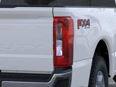 New 2026 Ford F350 XLT w/ FX4 Off-Road Package image 21