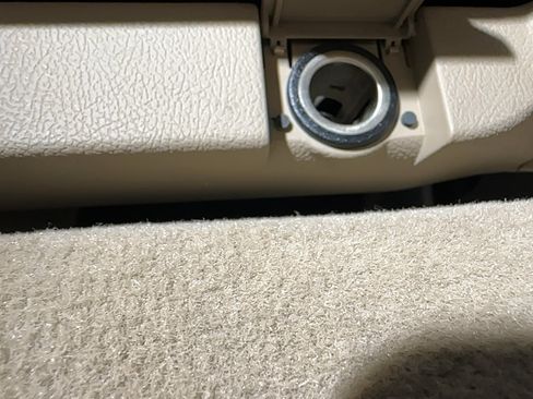 Used 2007 Lincoln Town Car Signature RWD image 27