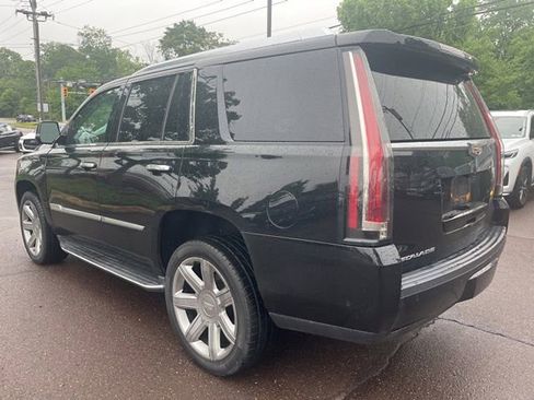 Used 2017 Cadillac Escalade Luxury AWD/4WD image 5