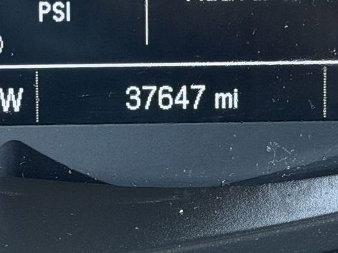 Used 2020 Chevrolet Trax LT w/ LT Convenience Package image 28