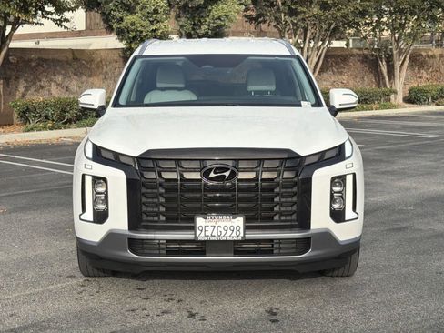 Used 2023 Hyundai Palisade SEL image 2