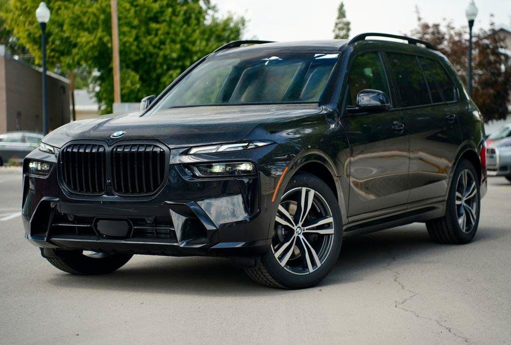 Used 2027 BMW X7 xDrive40i w/ Executive Package AWD/4WD image 1