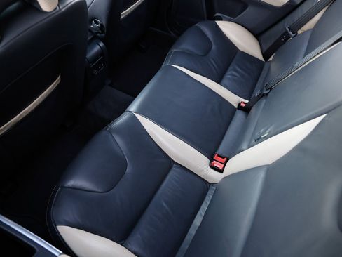 Used 2013 Volvo XC60 T6 image 10