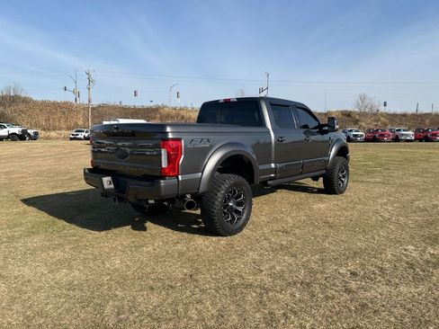 Used 2019 Ford F250 Lariat w/ Lariat Ultimate Package image 5