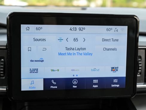 Used 2020 Ford Explorer XLT w/ Equipment Group 202A RWD image 28