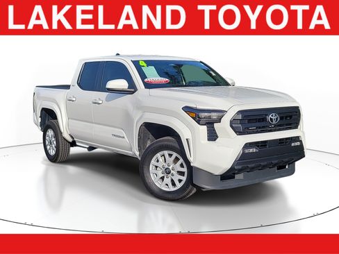 Certified 2024 Toyota Tacoma SR5 AWD/4WD image 1