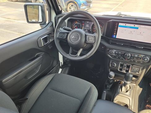 Certified 2025 Jeep Wrangler Unlimited Sport AWD/4WD image 12