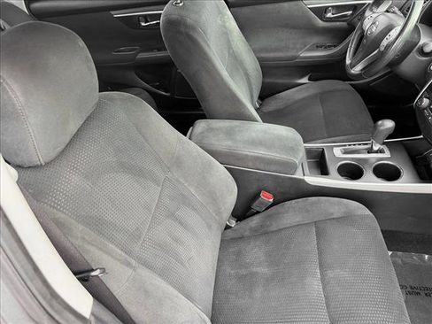 Used 2015 Nissan Altima 2.5 SV image 18