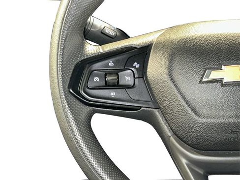 Used 2025 Chevrolet Trax LS image 31