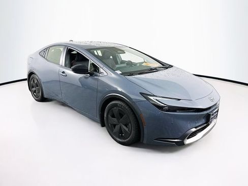 Used 2023 Toyota Prius Prime FWD image 29
